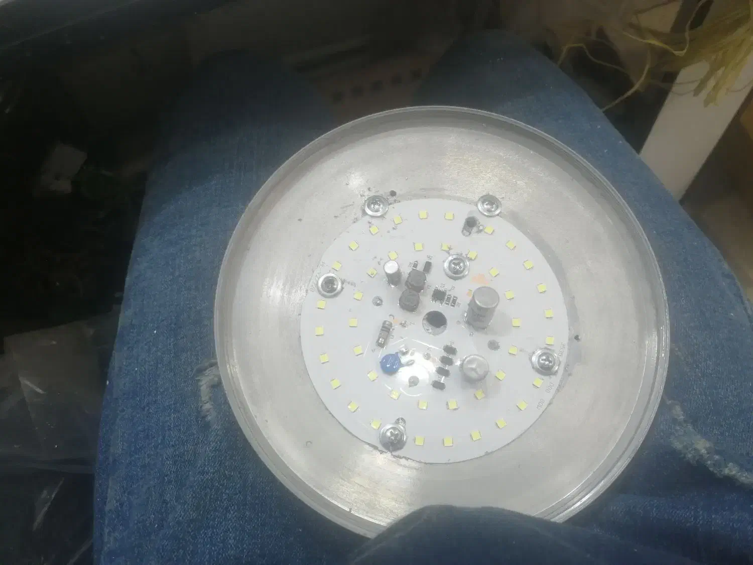 فروش بازسازی و تعمیرات انواع لامپ پروژکتور هدلایت|لامپ و چراغ|میبد, |دیوار