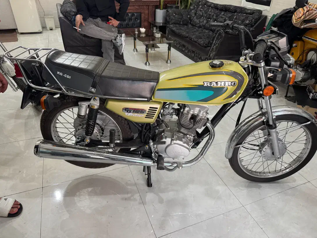 هندا رهرو|موتورسیکلت|قم, چهار مردان|دیوار