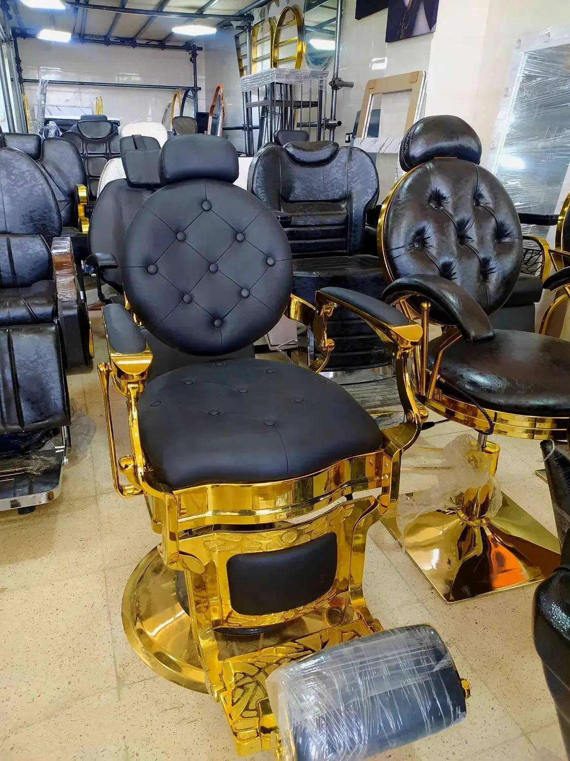 صندلی اصلاح/صندلی آرایشگاه/صندلی کوپ/صندلی سالنی|آرایشگاه و سالنهای زیبایی|سنندج, |دیوار