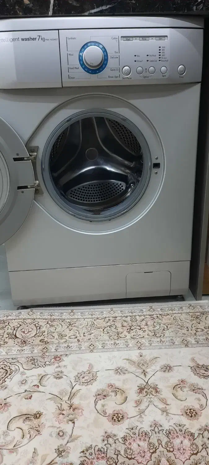 ماشین لباسشویی پاکشوما|ماشین لباسشویی و خشککن لباس|اندیشه, اندیشه فاز ۱|دیوار