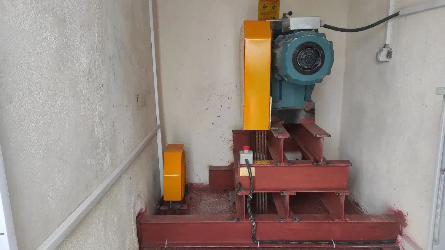 نصب و راه اندازی آسانسور، بالابر، هوم لیفت|خدمات پیشه و مهارت|فولادشهر, B4|دیوار