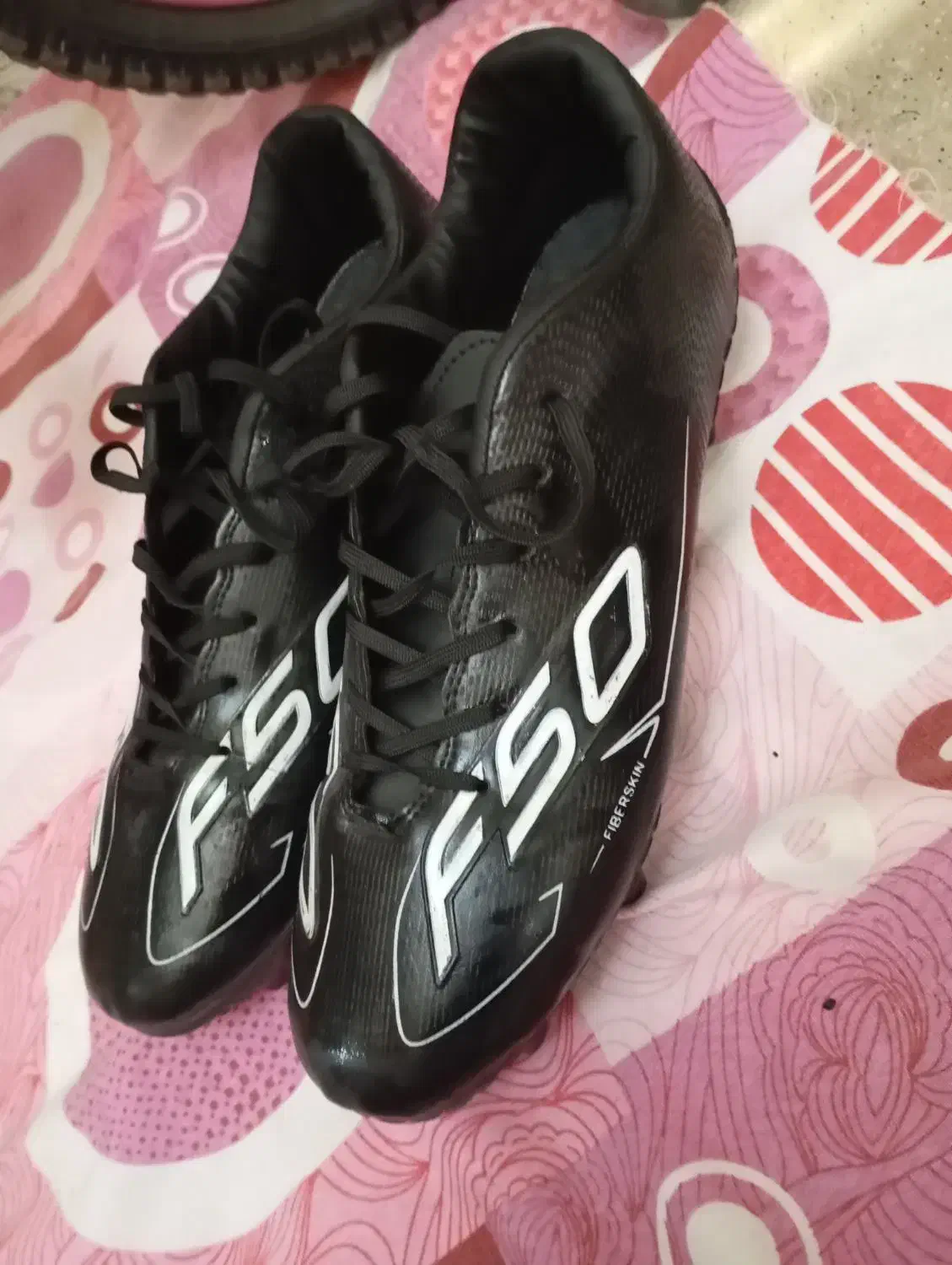 کفش فوتبالی|کیف، کفش، کمربند|ری, اقدسیه|دیوار