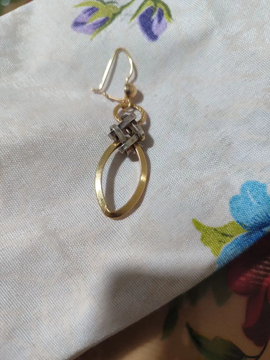 گم شده|اشیا|مشهد, کوشش|دیوار