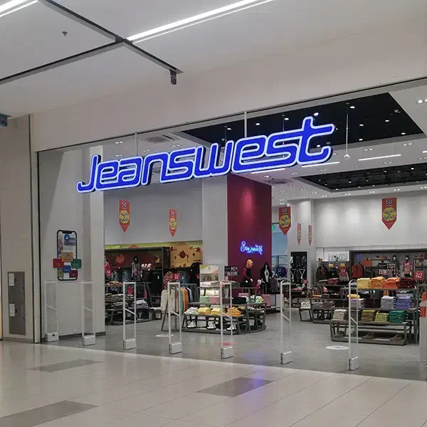 استخدام فروشنده خانم در برند جین وست شعبه جردن|استخدام بازاریابی و فروش|تهران, امانیه|دیوار