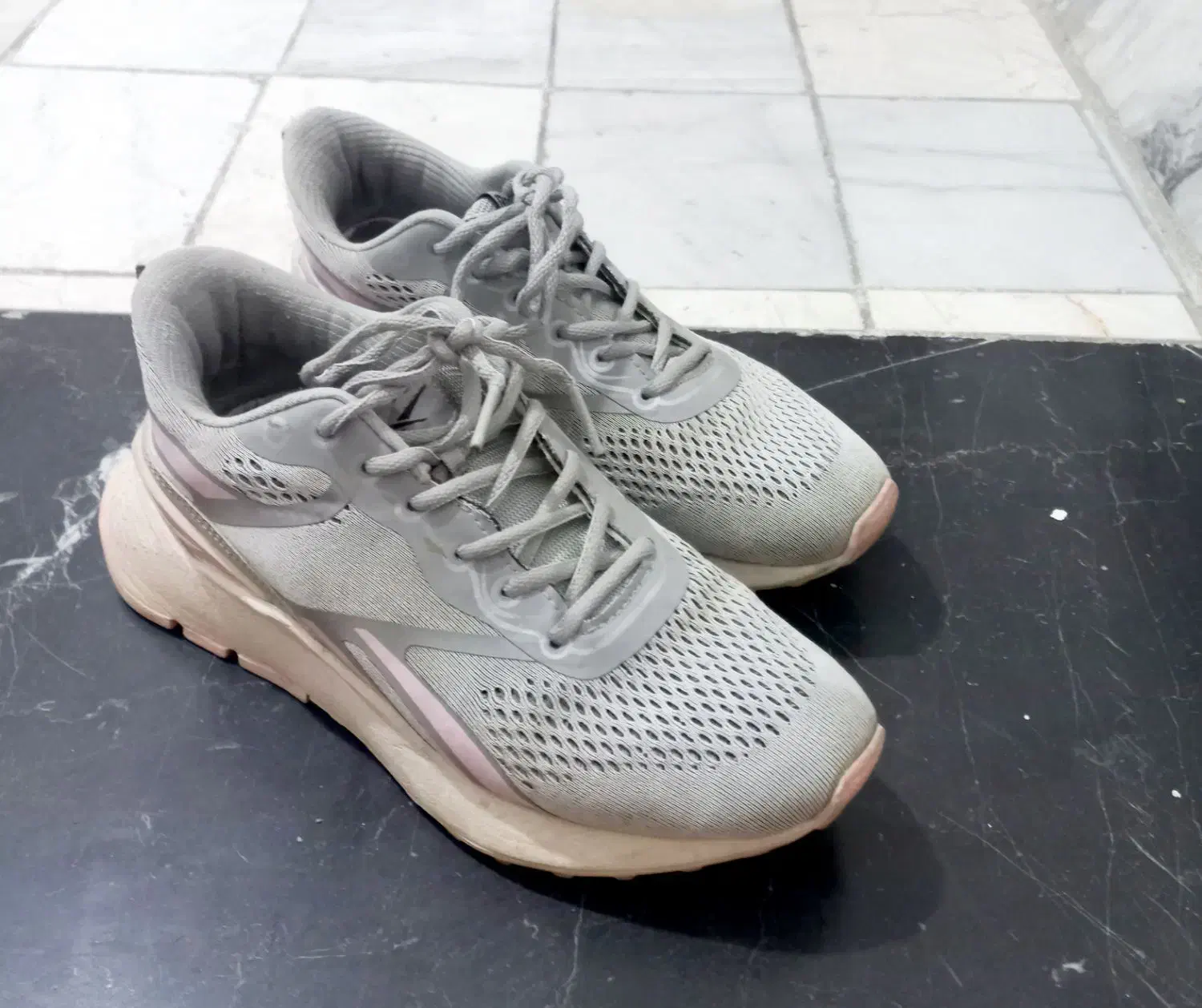 کتونی دخترانه سایز ۳۸|کیف، کفش، کمربند|اراک, |دیوار