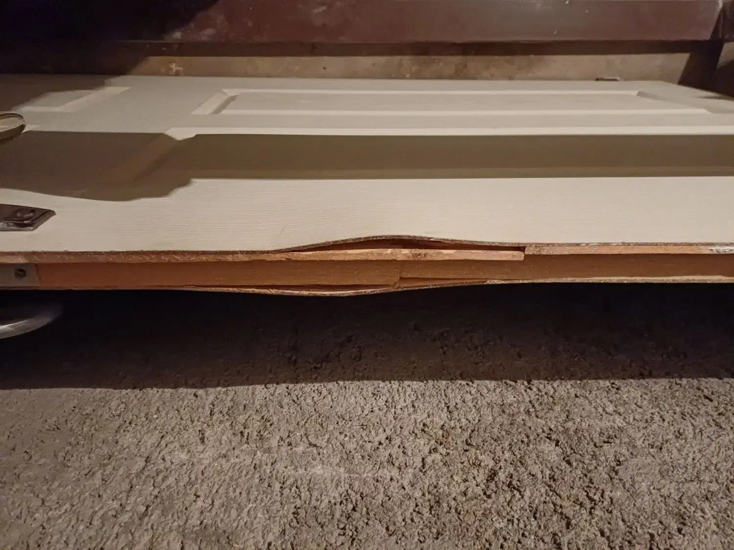 درب چوبی با چهارچوب و قفل و دستگیره|مصالح و تجهیزات ساختمان|قائن, |دیوار