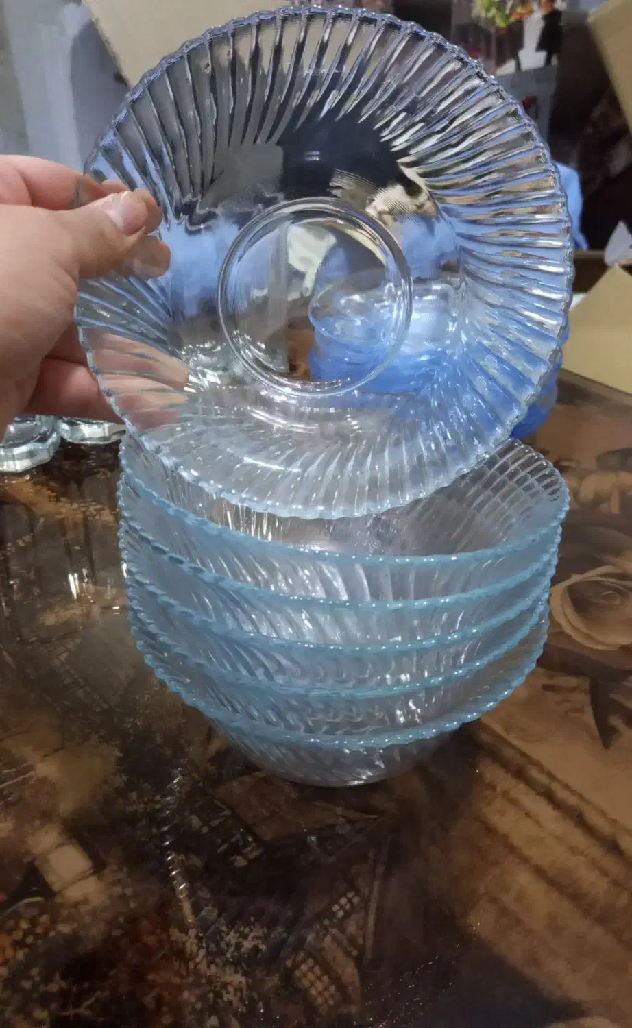 تعدادی بلور مناسب جهیزیه|ظروف سرو و پذیرایی|کرمان, |دیوار