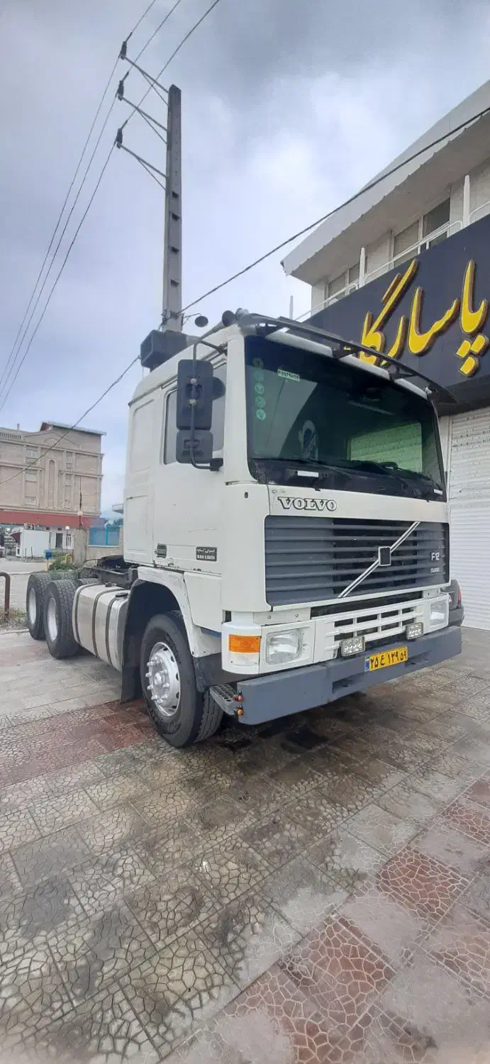 کشنده اف۱۲|خودرو سنگین|گلوگاه, |دیوار