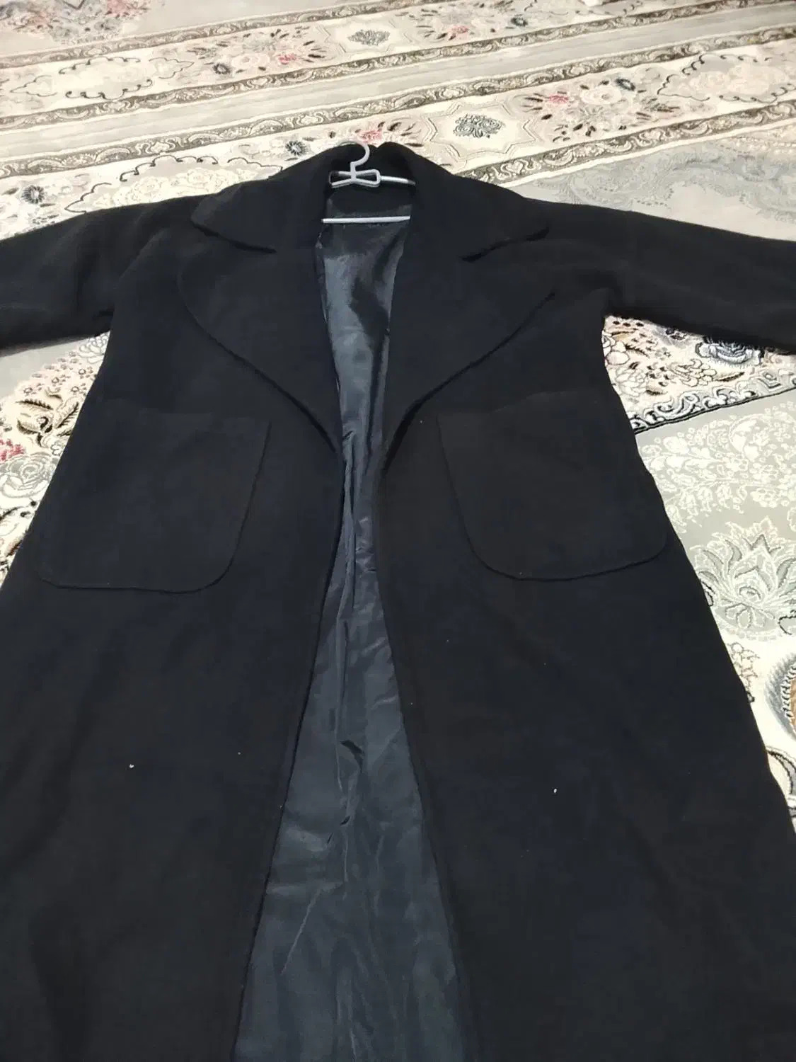 پالتو و کاپشن و‌هودی|لباس|قم, چهل درخت‎|دیوار