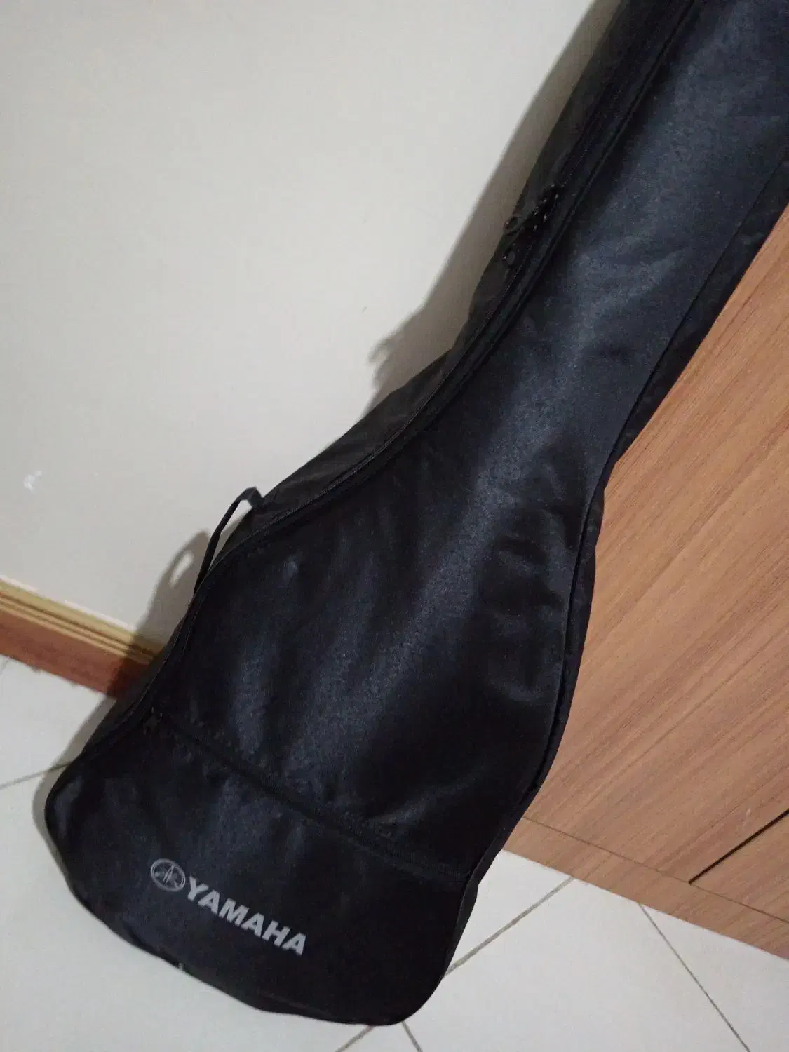 گیتار الورا|گیتار، بیس، امپلیفایر|اصفهان, برازنده|دیوار