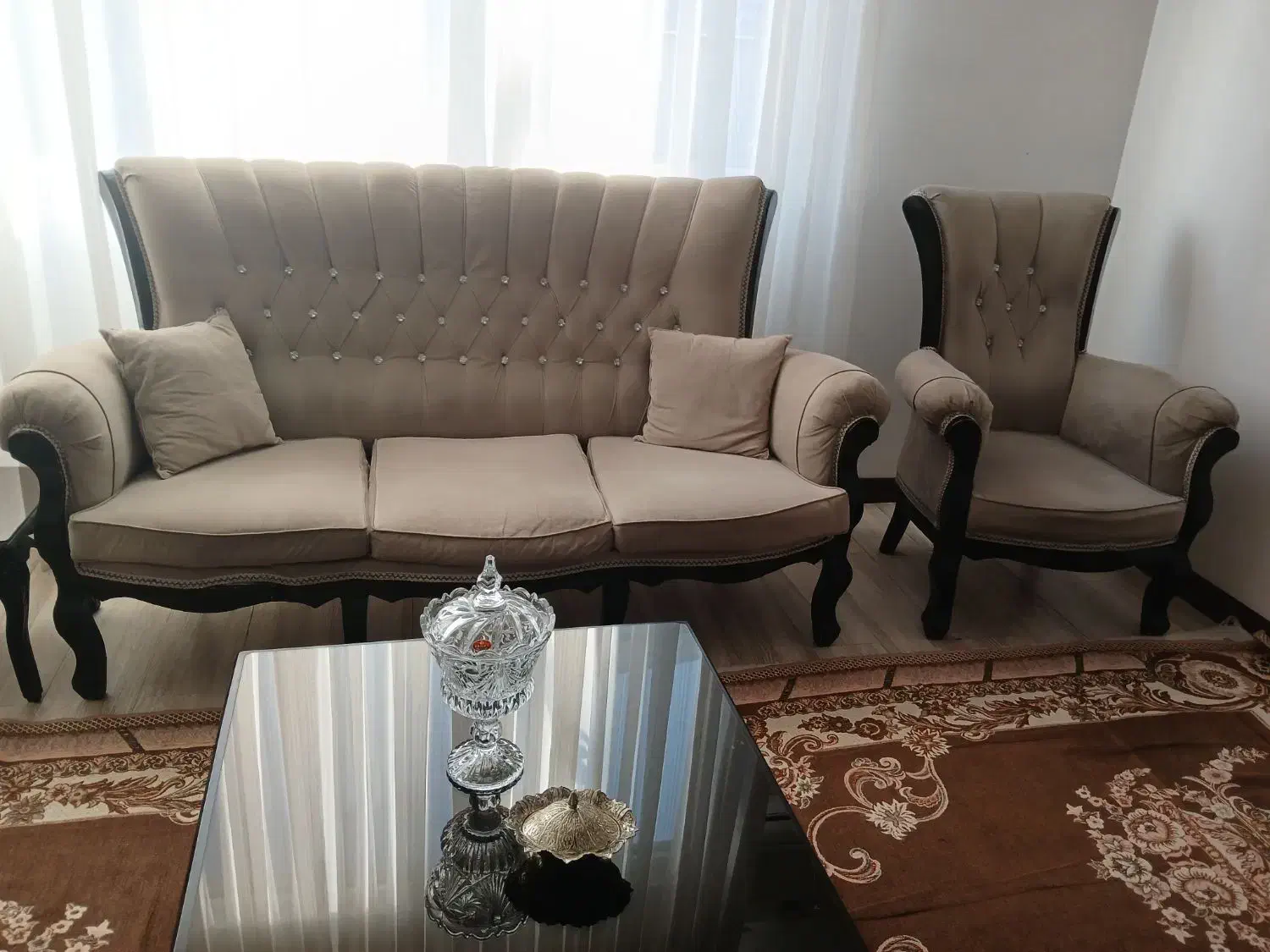 مبل شش نفره نیمه سلطنتی|مبلمان خانگی و میز عسلی|اسلامشهر, شهرک واوان|دیوار