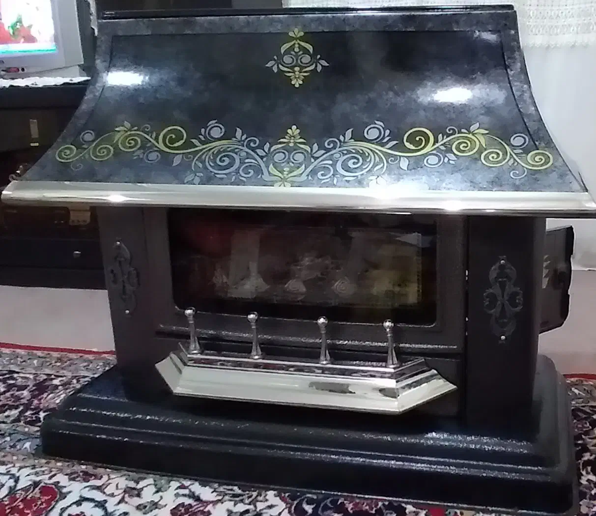 بخاری چدنی کم استفاده شده|بخاری، هیتر، شومینه|سراب, |دیوار