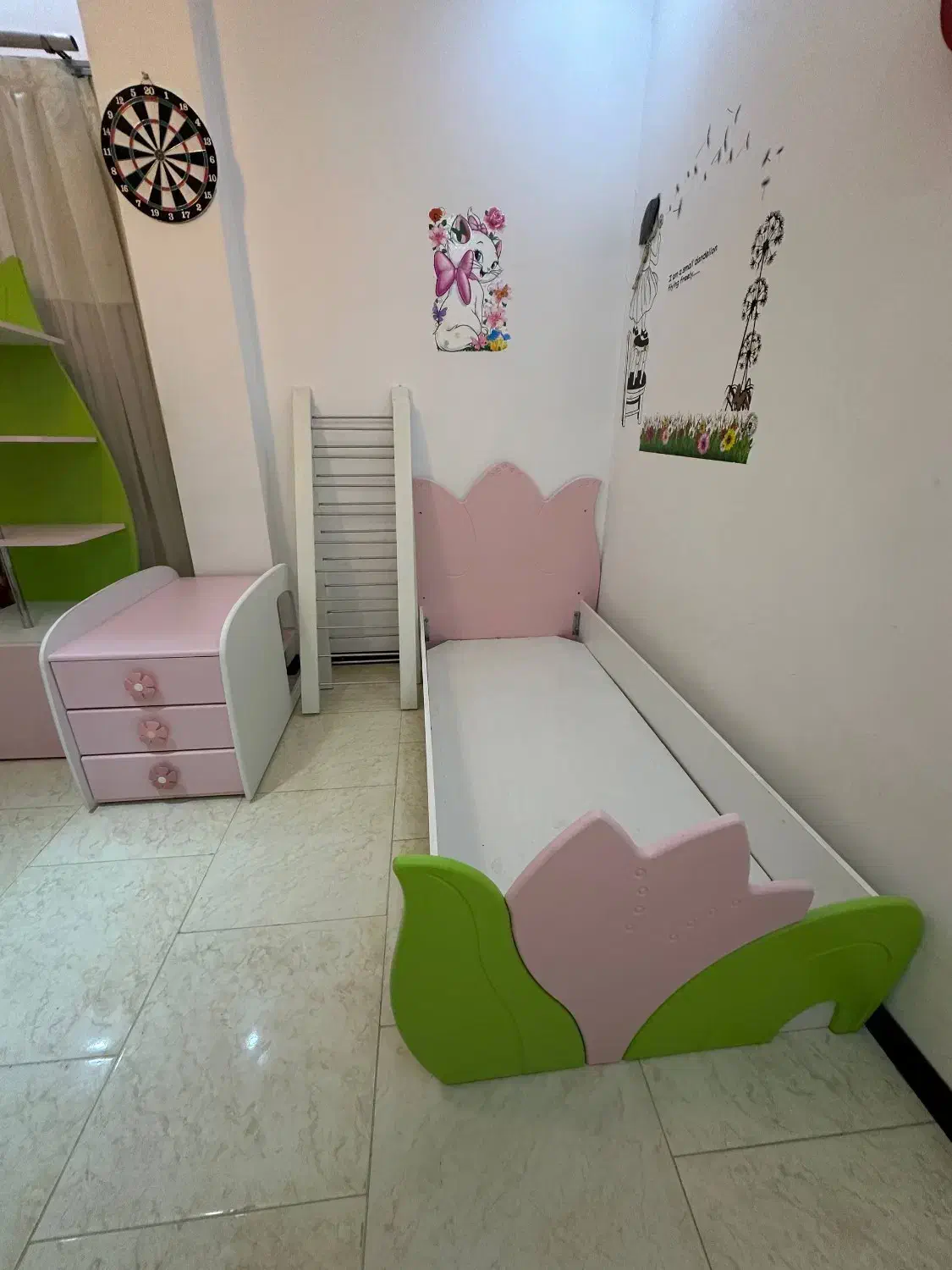 سرویس خواب کودک|تخت و سرویس خواب|نور, |دیوار