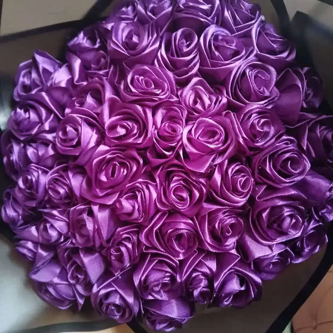 دسته گل هایی با ربان های باکیفیت تعداد و رنگ با تو|گل مصنوعی|یزد, |دیوار