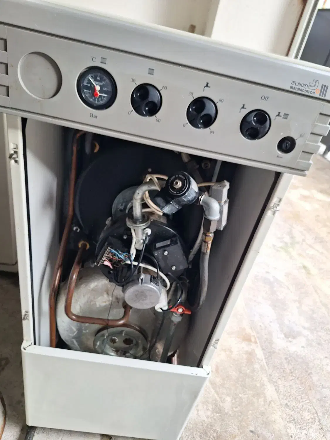 پکیچ زمینی ایران رادیاتور|آبگرمکن، پکیج، شوفاژ|سلمان‌شهر, |دیوار