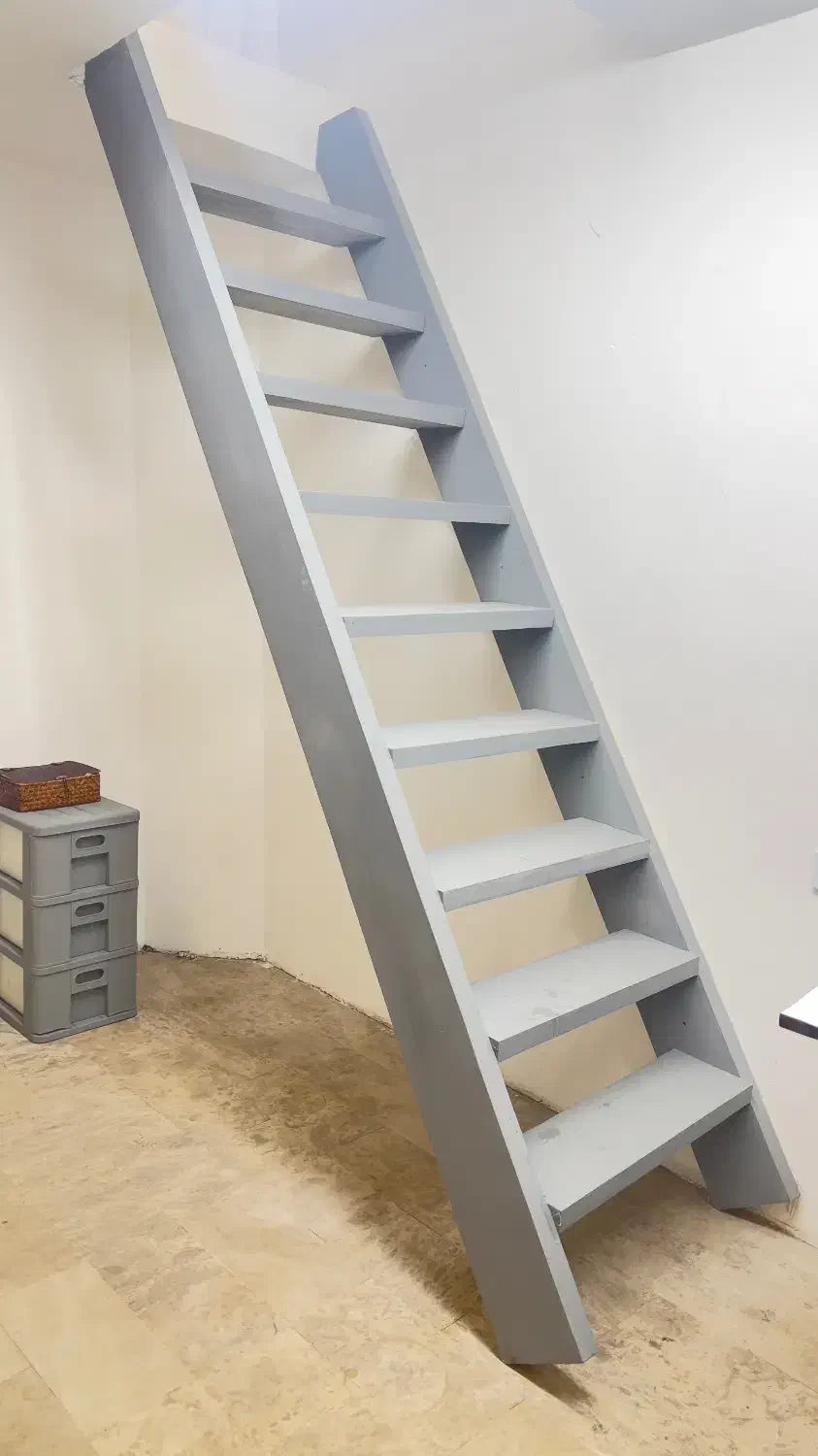 پله چوبی|صندلی و نیمکت|آمل, |دیوار