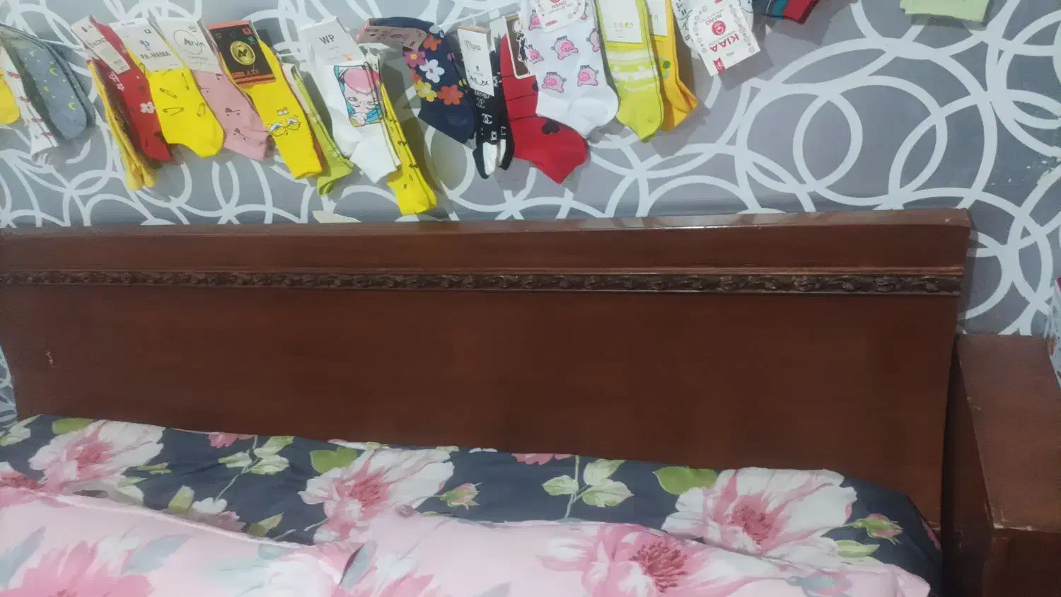 سرویس خواب چوب|تخت و سرویس خواب|گلبهار, شهر جدید گلبهار|دیوار