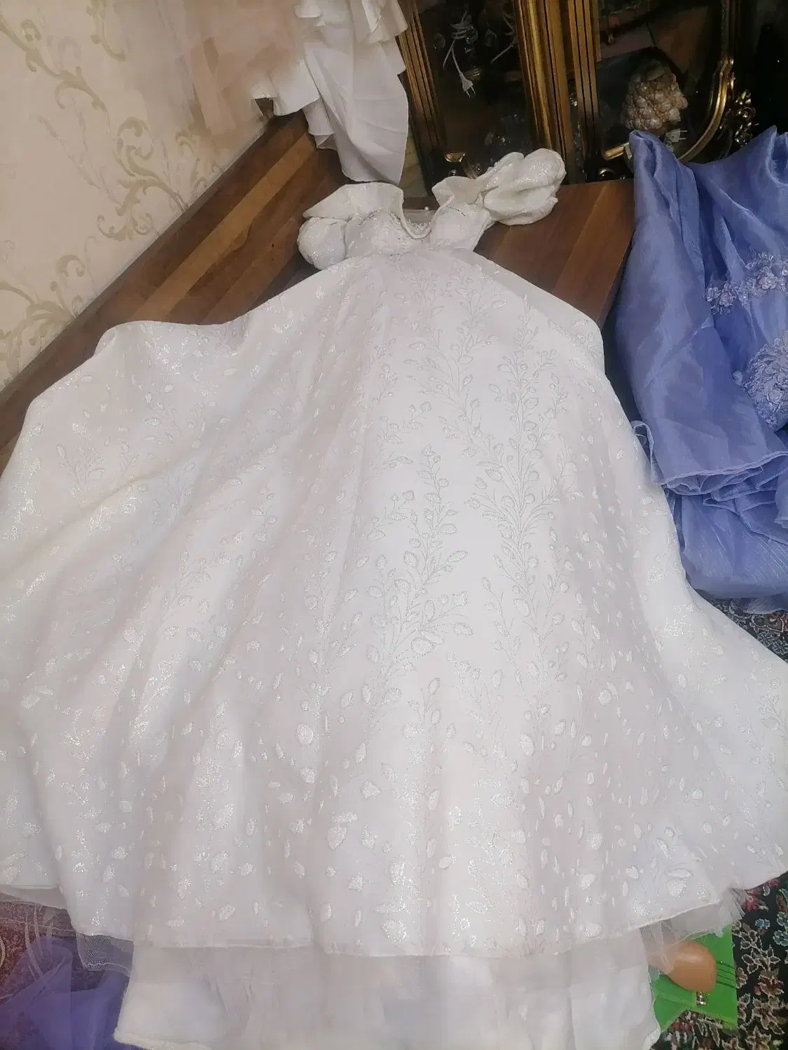 لباس عروس و لباس حنابندان|لباس|قدس, شهرک فرزان|دیوار