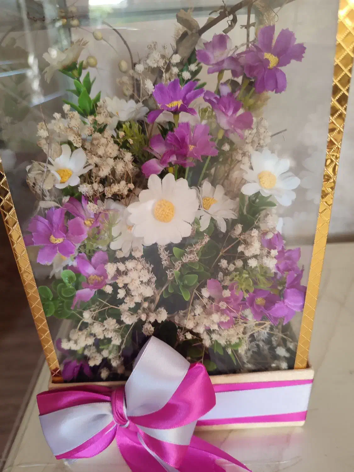باکس گل با جعبه شیشه ای کادو روز زن|گل مصنوعی|شیراز, درکی|دیوار