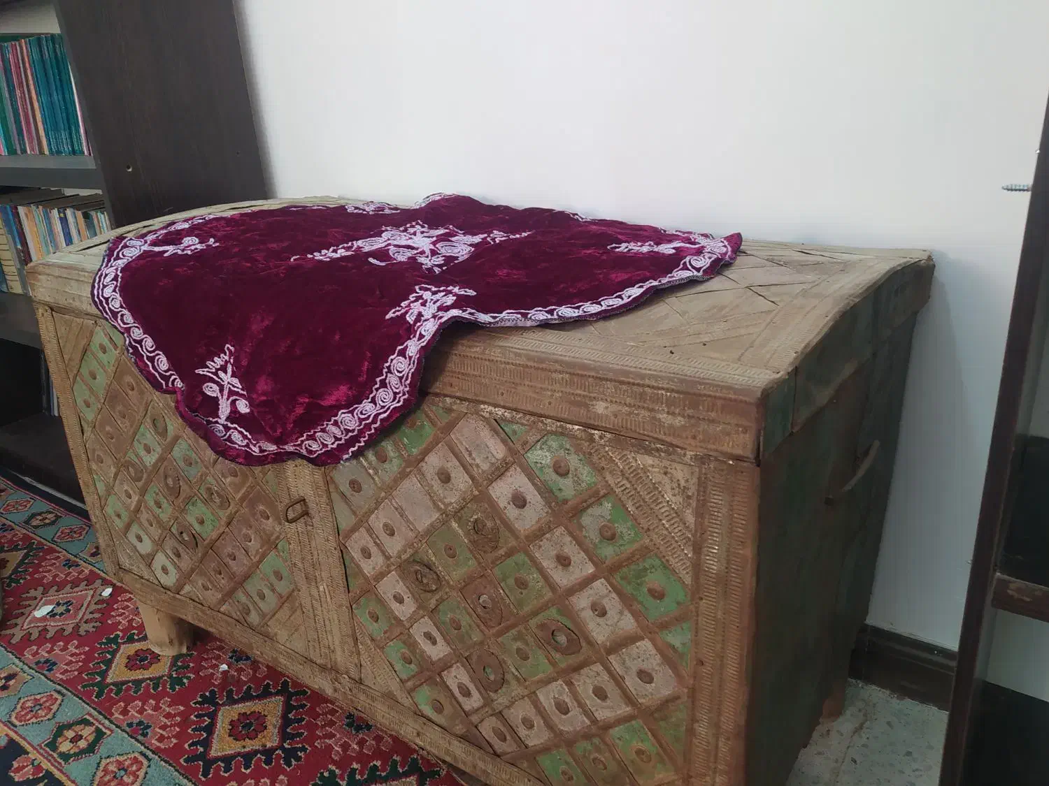 صندوقچه و اشیای قدیمی و زینتی|کلکسیون اشیاء عتیقه|اردکان, |دیوار