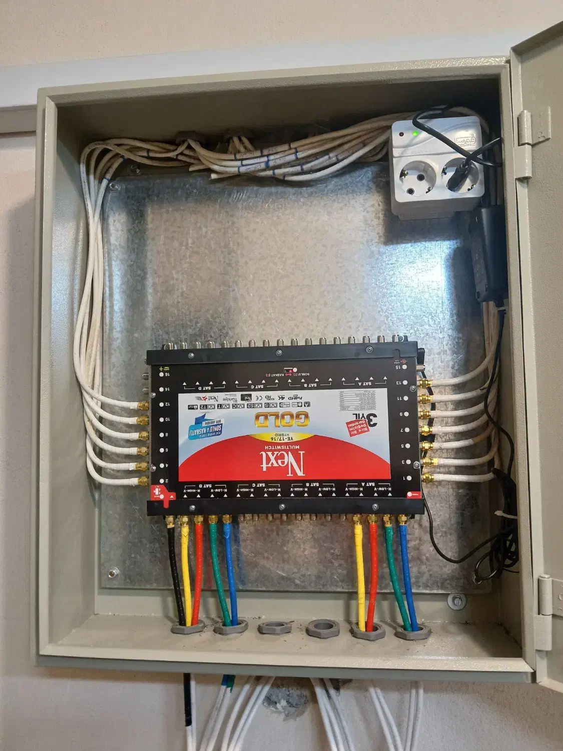 سیگنال پلاس . نصاب آنتن خوش قول منصف حرفه ای|خدمات پیشه و مهارت|یزد, |دیوار