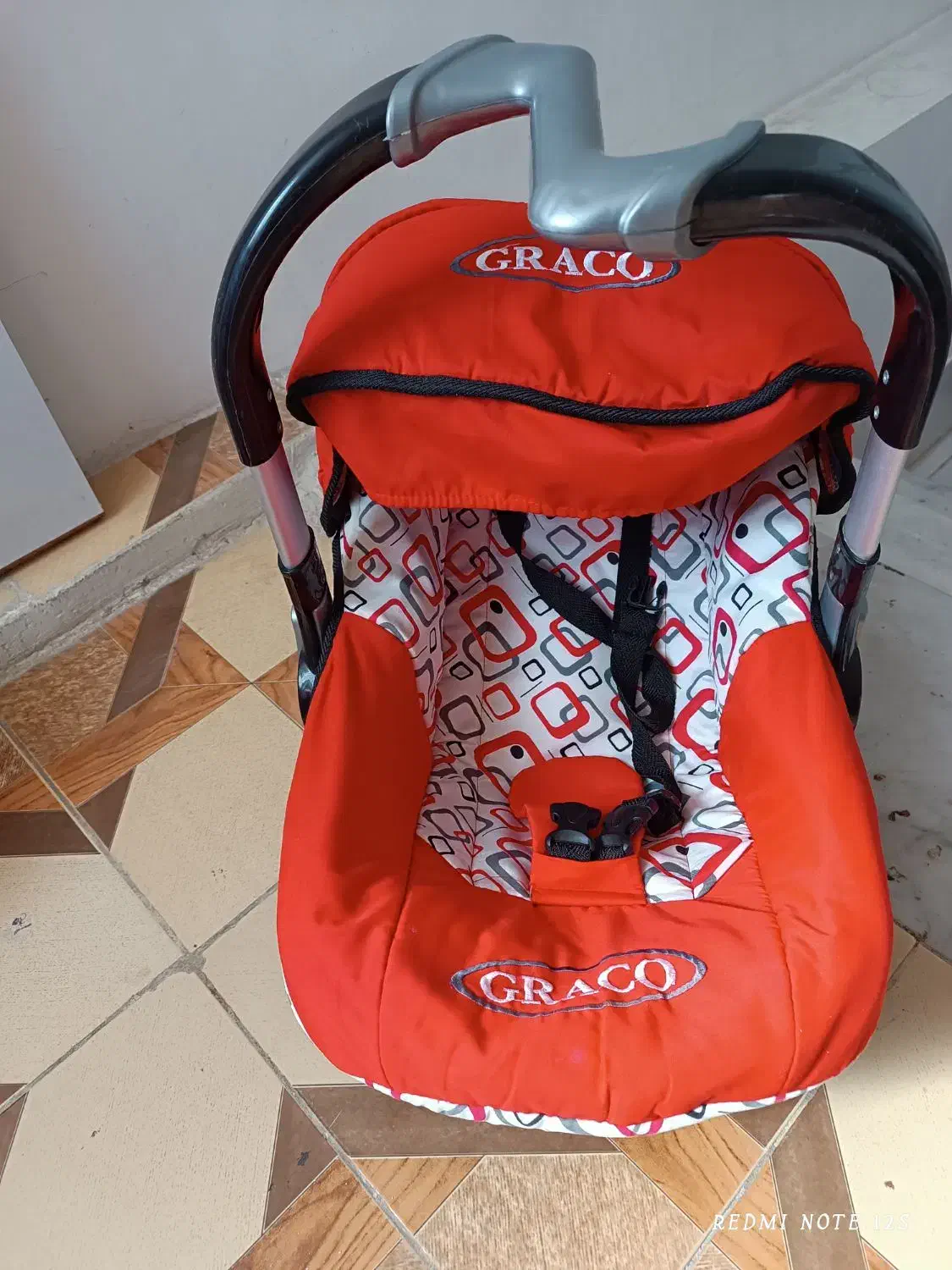 کریر(نی نی لای لای)|کالسکه و لوازم جانبی|بروجن, |دیوار