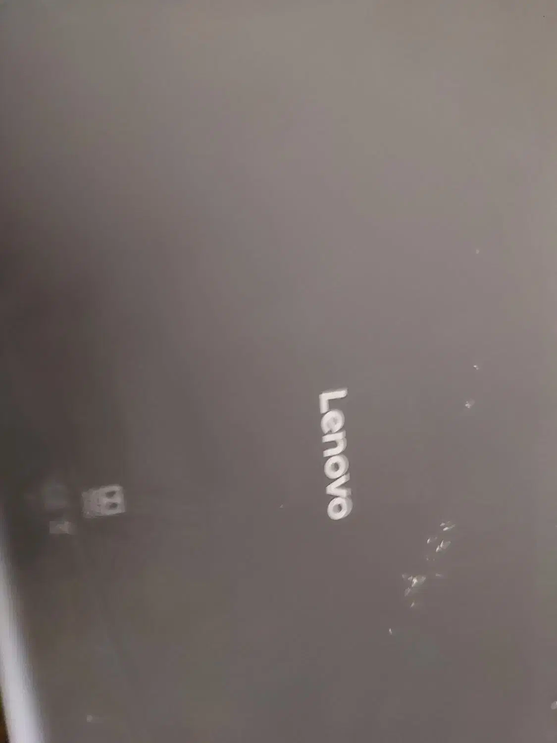 تبلت شکسته|تبلت|تهران, نیروی هوایی (پیروزی)|دیوار