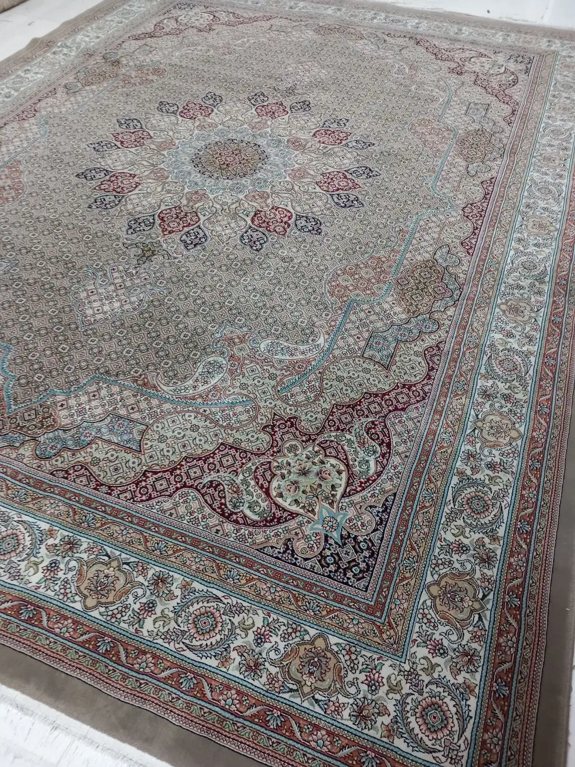 دو جفت فرش گردویی|فرش|مشهد, شهید مطهری|دیوار