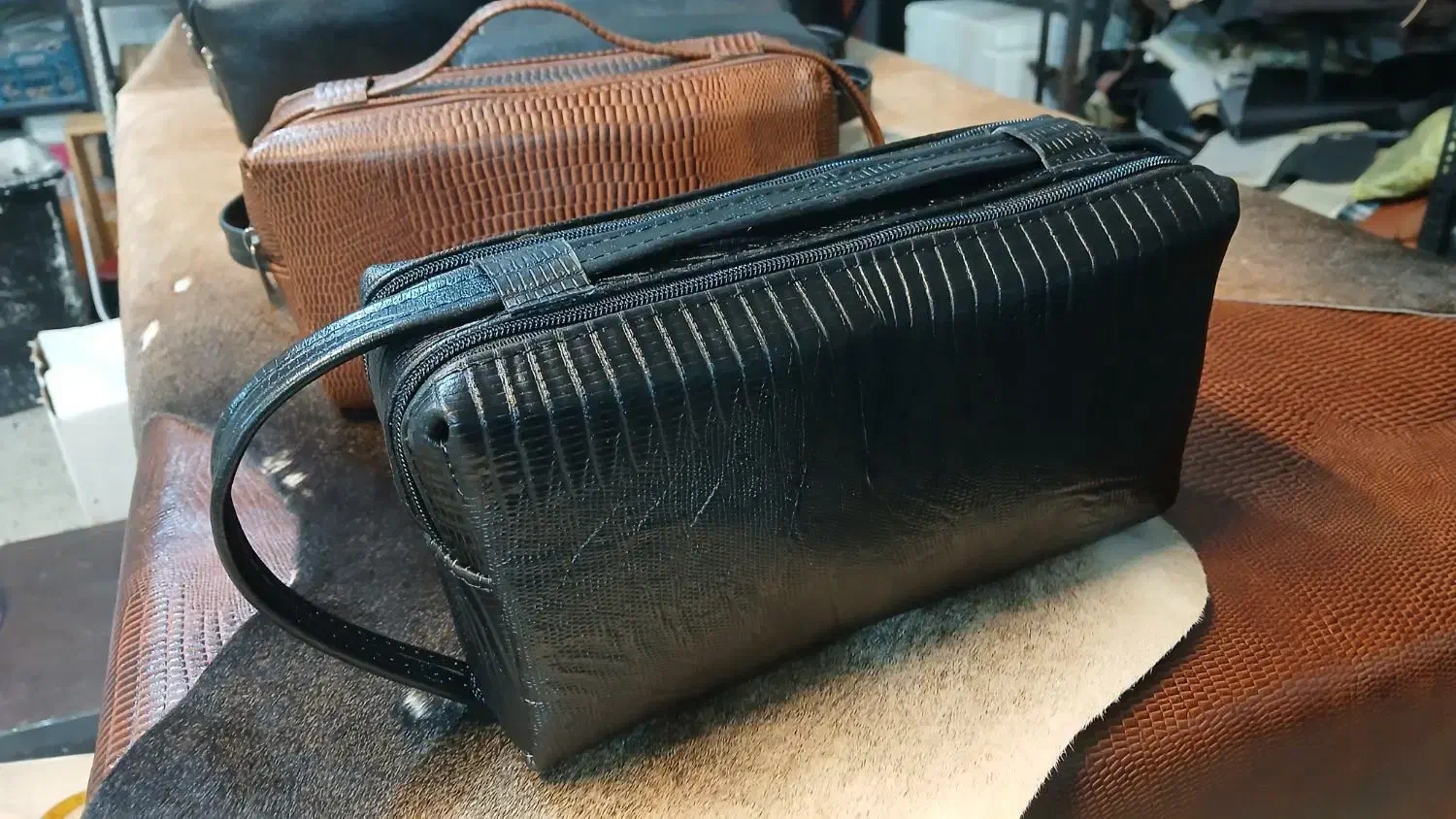 کیف دستی شوزبگ چرم طبیعی|کیف، کفش، کمربند|اندیشه, اندیشه فاز ۴|دیوار