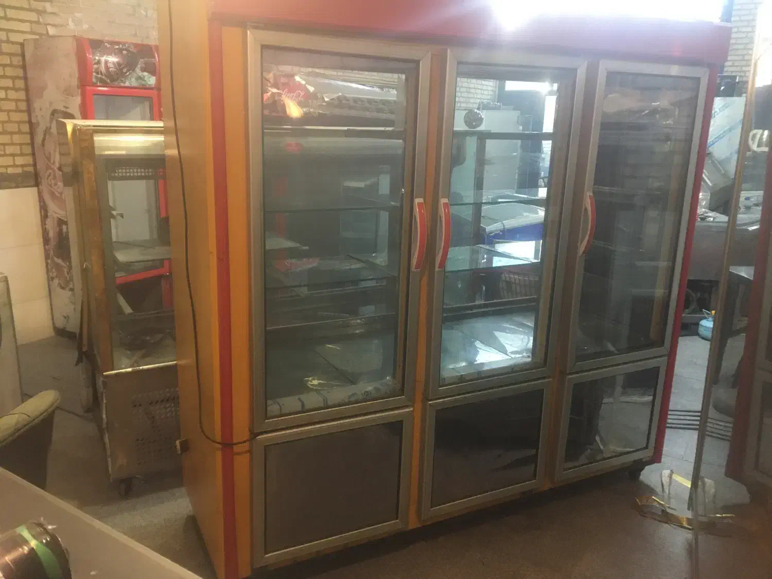 یخچال ویترینی دومتری|فروشگاه و مغازه|باقرشهر, |دیوار