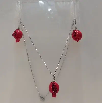 گردنبند یلدایی|بدلیجات|رشت, سعدی (تختی)|دیوار