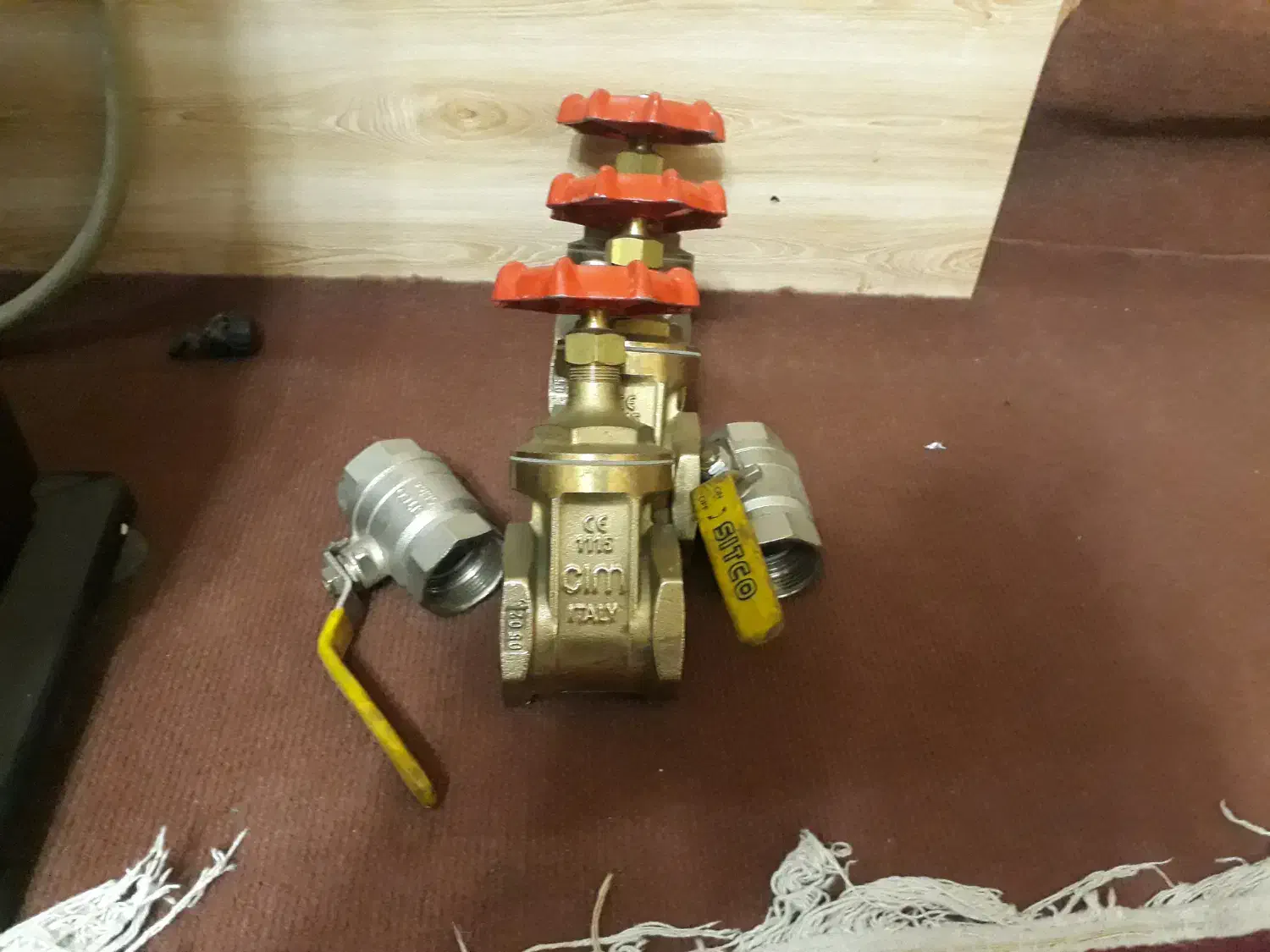 شیر فلکه کشویی 2اینچ و شیر گازی11/4 اینچ|مصالح و تجهیزات ساختمان|تهران, صادقیه|دیوار