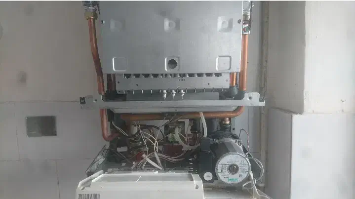 تعمیرات و سرویس تخصصی پکیج دیواری|آبگرمکن، پکیج، شوفاژ|مهاجران, |دیوار