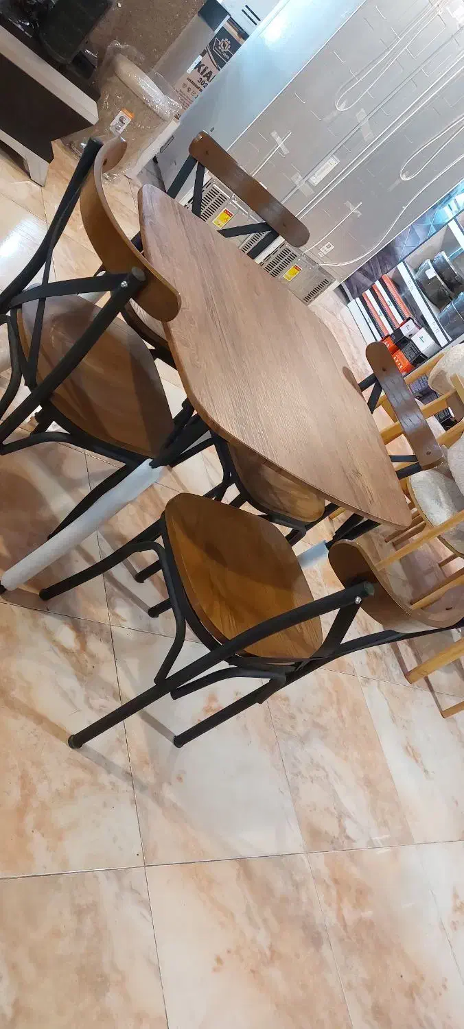 میز غذاخوری  کم جا|میز و صندلی غذاخوری|رشت, لاکان شهر|دیوار