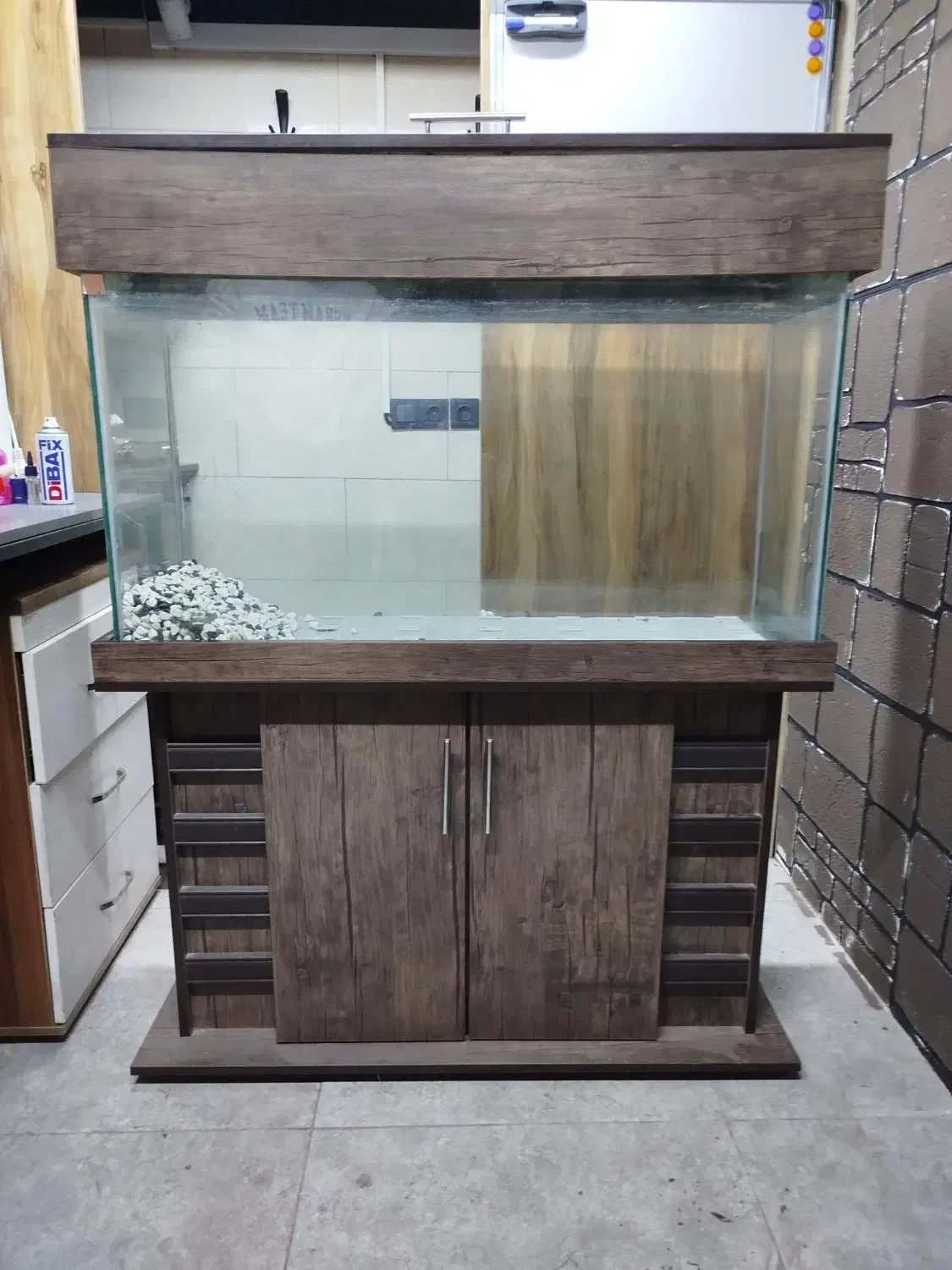 آکواریوم|کلکسیون و سرگرمی|پردیس, فاز ۱|دیوار