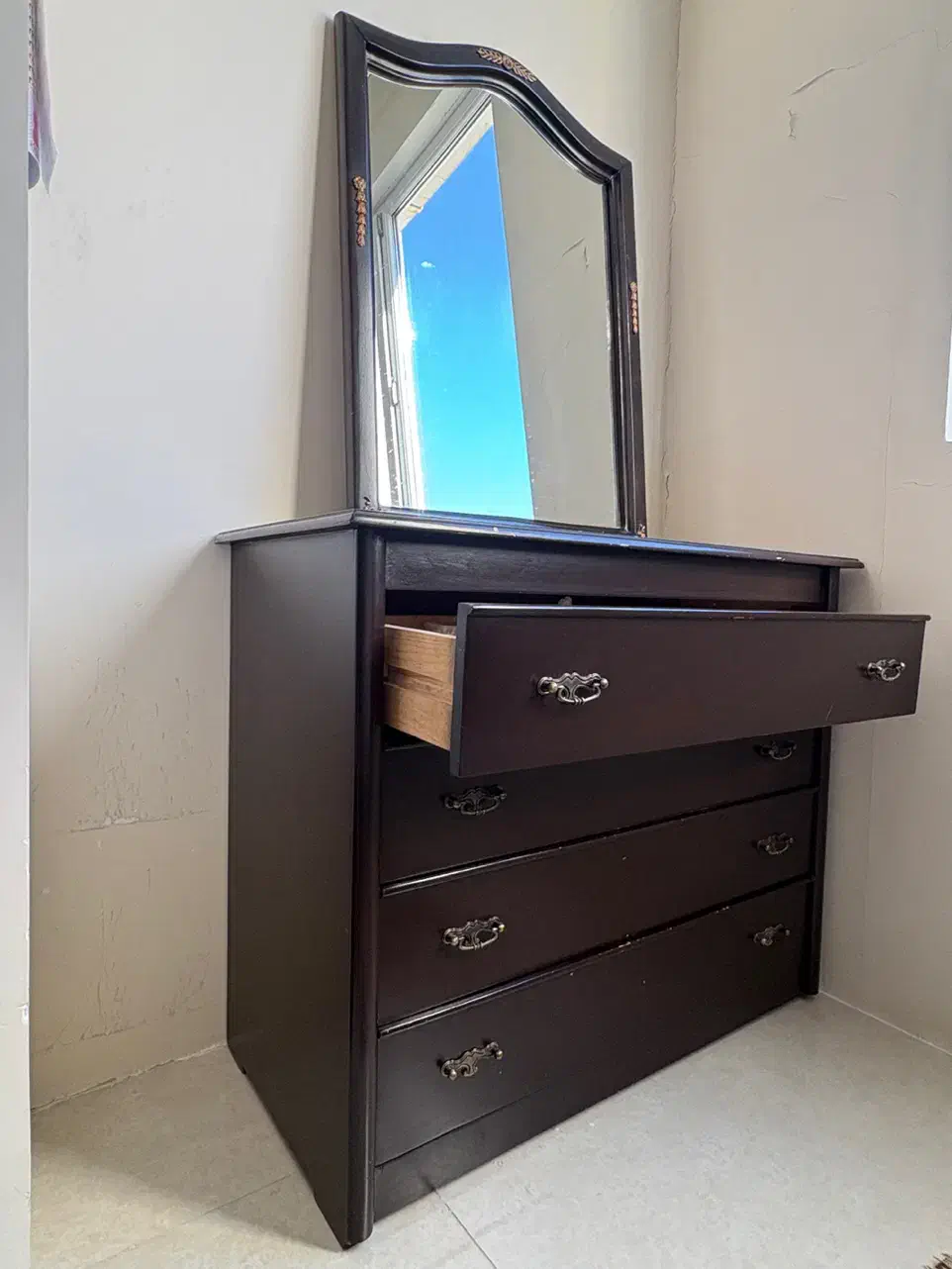 میز دراور چوبی و آیینه و میز تحریر|جاکفشی، کمد، دراور|قزوین, |دیوار