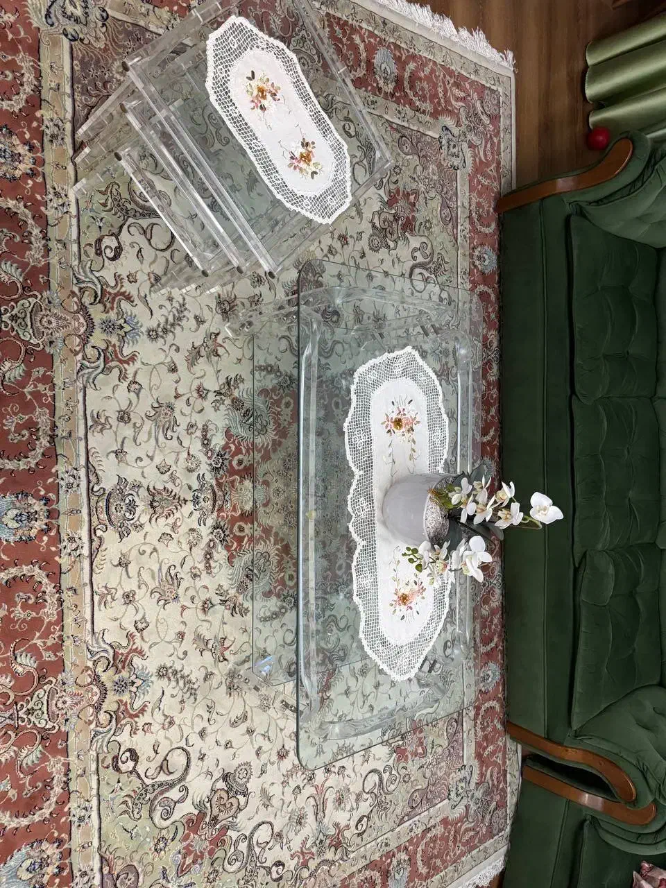 میز جلو مبلی شیشه ای با سه تا میز عسلی|مبلمان خانگی و میز عسلی|رشت, معلم|دیوار