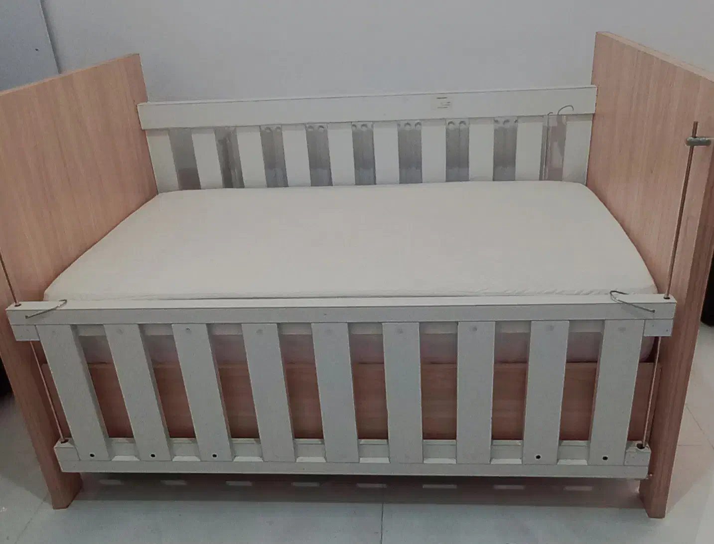 سرویس کامل تخت و دراور کودک MDF در حد نو|اسباب و اثاث بچه|شاهین‌شهر, اقبال لاهوری|دیوار