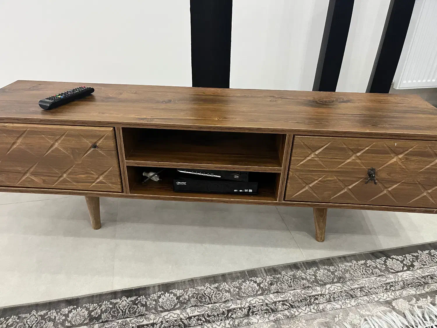 تلویزیون الجی دستگاه دیجیتال و میز|تلویزیون و پروژکتور|بابلسر, |دیوار