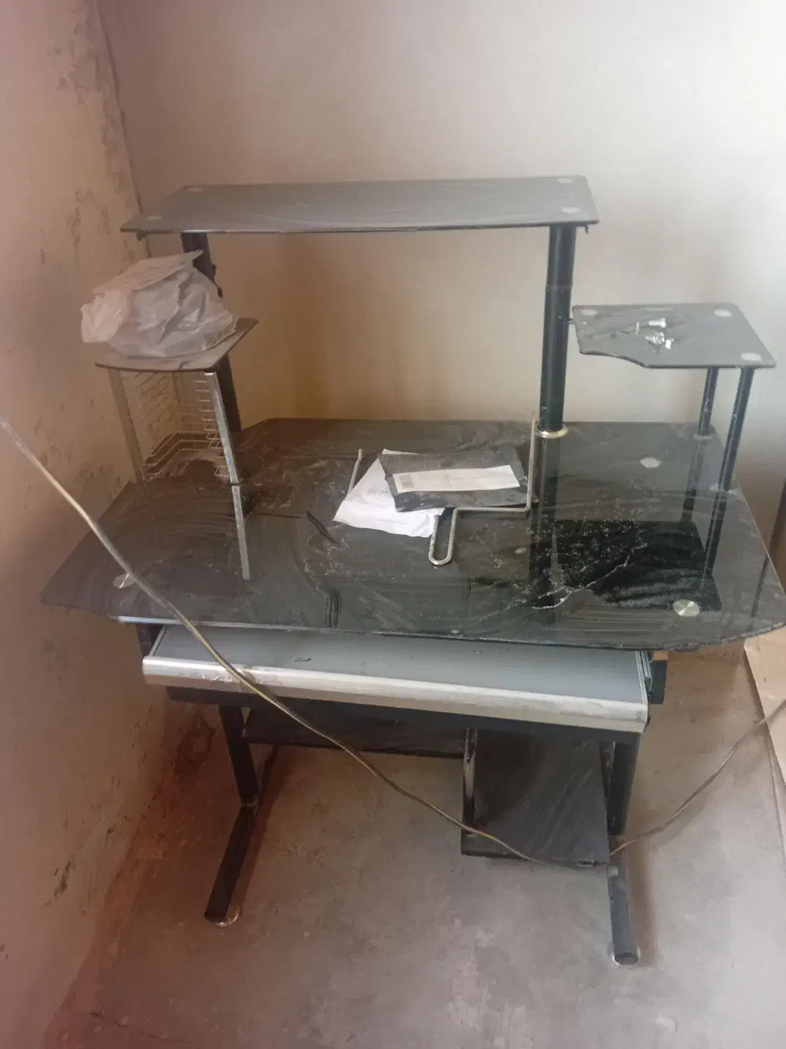 میز کامپیوتر کلاسیک|میز تحریر و کامپیوتر|بندر انزلی, نوغان|دیوار