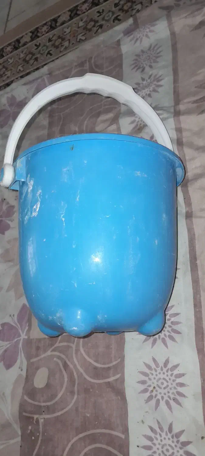 سطل حراجی  خوراک دام گلدان سطل زباله|ظروف نگهدارنده، پلاستیکی، یک‌بارمصرف|نجف‌آباد, ویلاشهر|دیوار