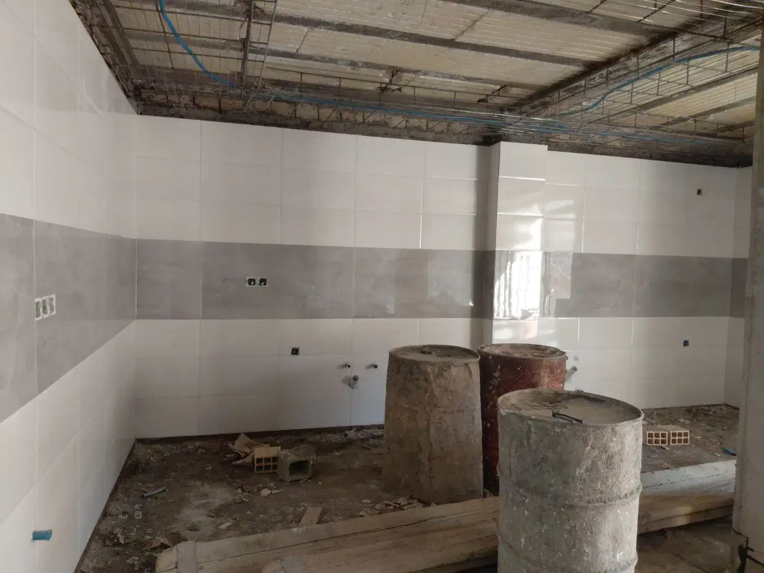 کاشی کاری و سرامیک کاری|خدمات پیشه و مهارت|مسجد سلیمان, |دیوار