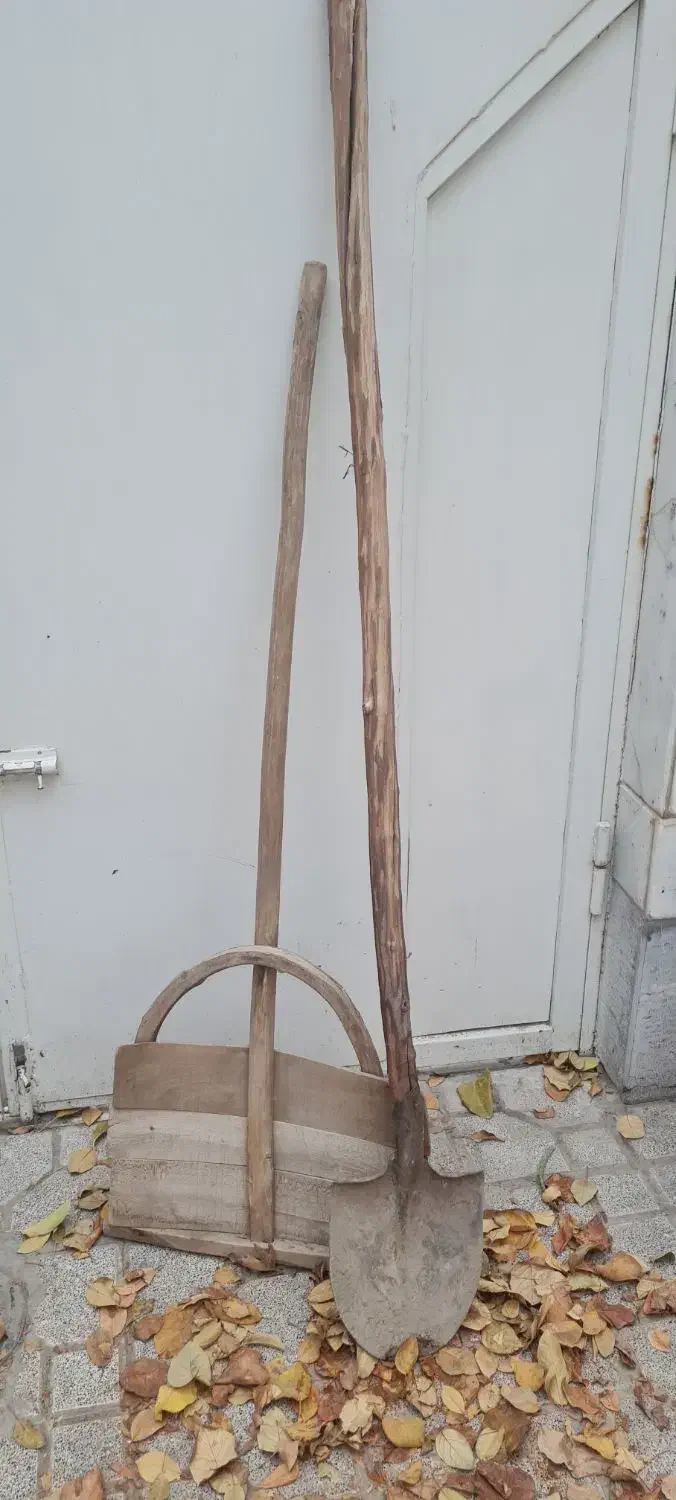 نردبان آهنی .پارو چوبی|ابزارآلات|مشهد, جانباز|دیوار