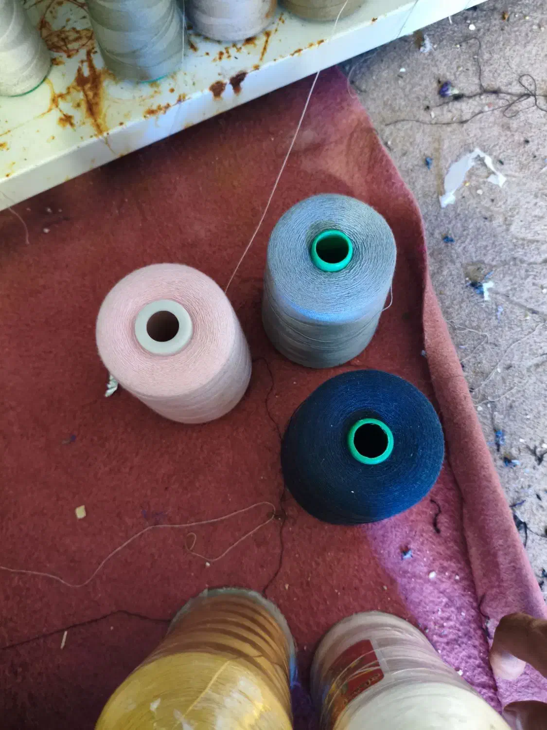 نخ ابریشمی و نخ پلیستر دولایه|لوازم خیاطی و بافتنی|ابهر, |دیوار