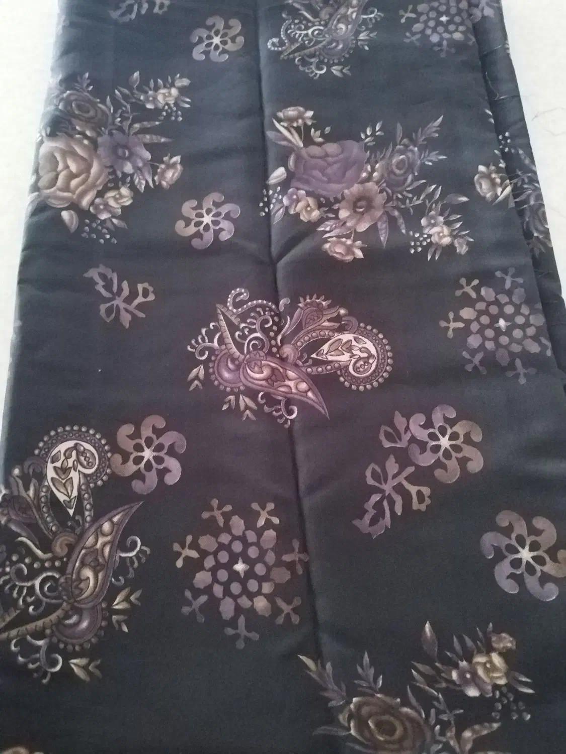 پارچه چادری|لباس|ارومیه, |دیوار