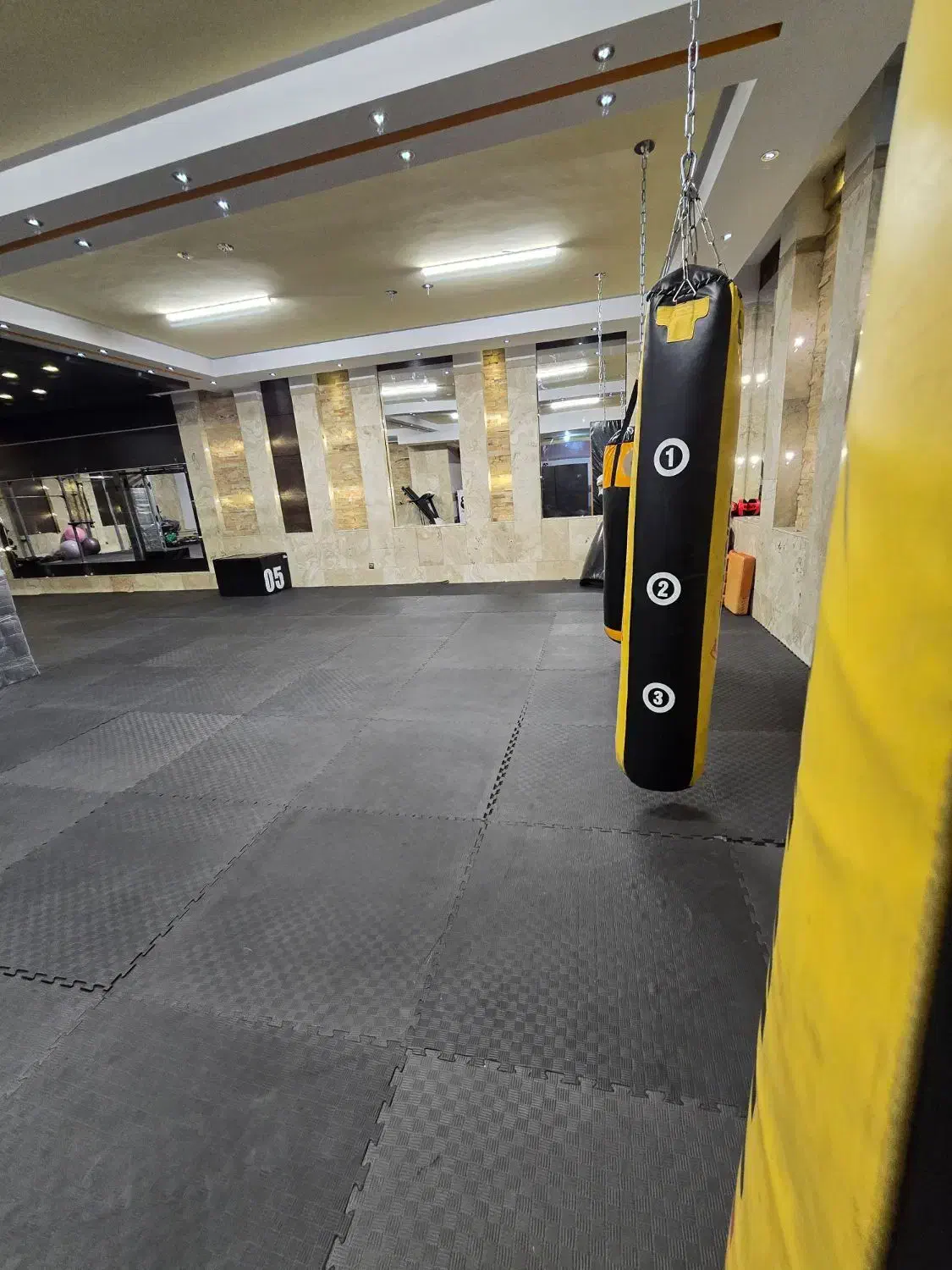 اجاره سانس های  باشگاه ویژه بانوان|اجارهٔ کوتاه‌مدت دفتر کار و فضای آموزشی|تهران, المهدی|دیوار