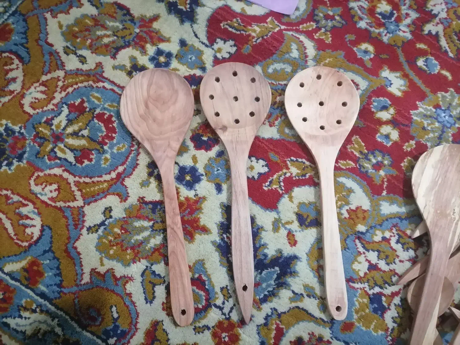 قاشق وکفگیر چوبی و کوسن|صنایع دستی و سایر لوازم تزئینی|بندر ترکمن, |دیوار