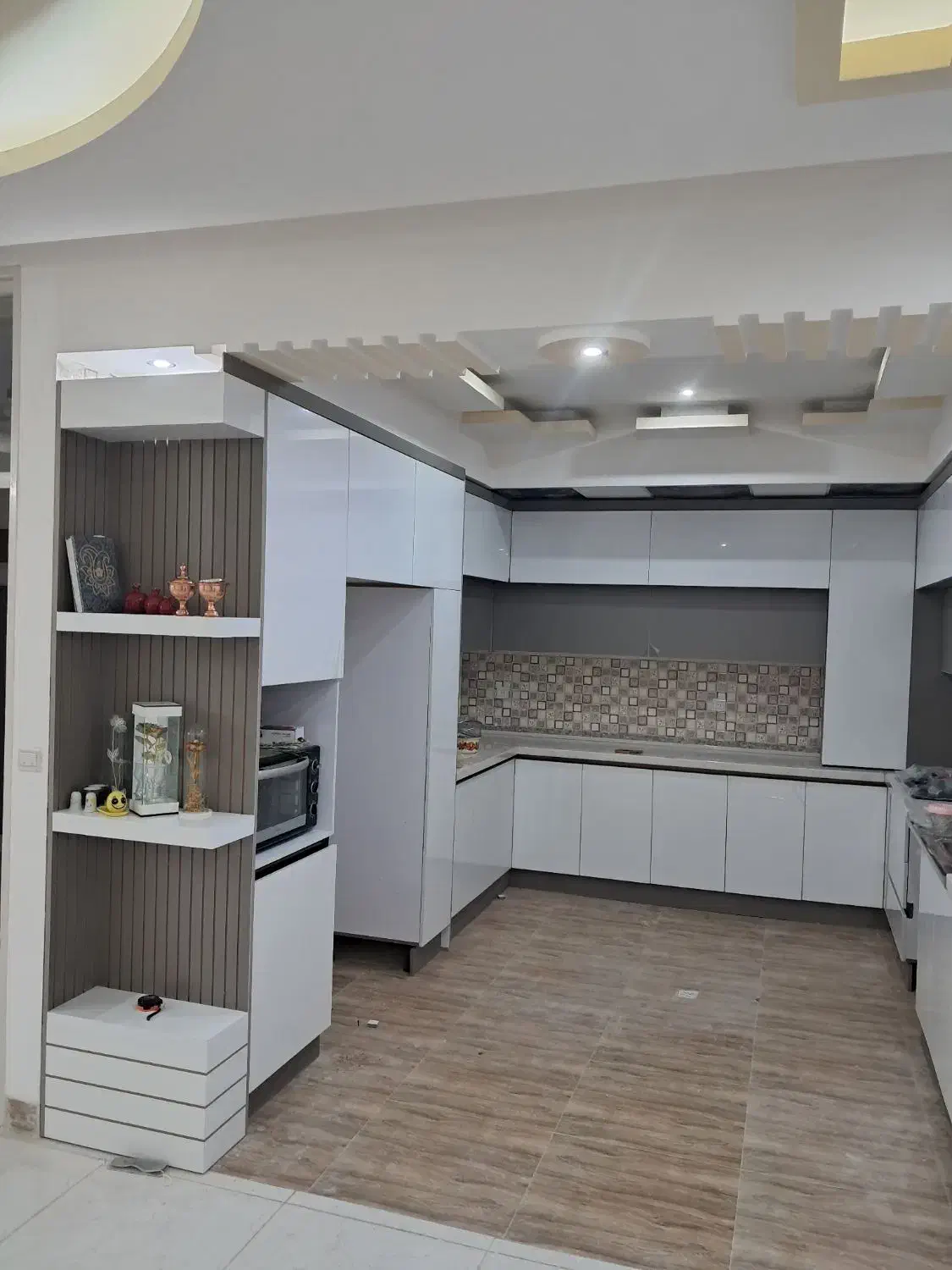 نیروی کار مجموعه کابینت و دکوراسیون|استخدام معماری، عمران و ساختمانی|یزد, |دیوار