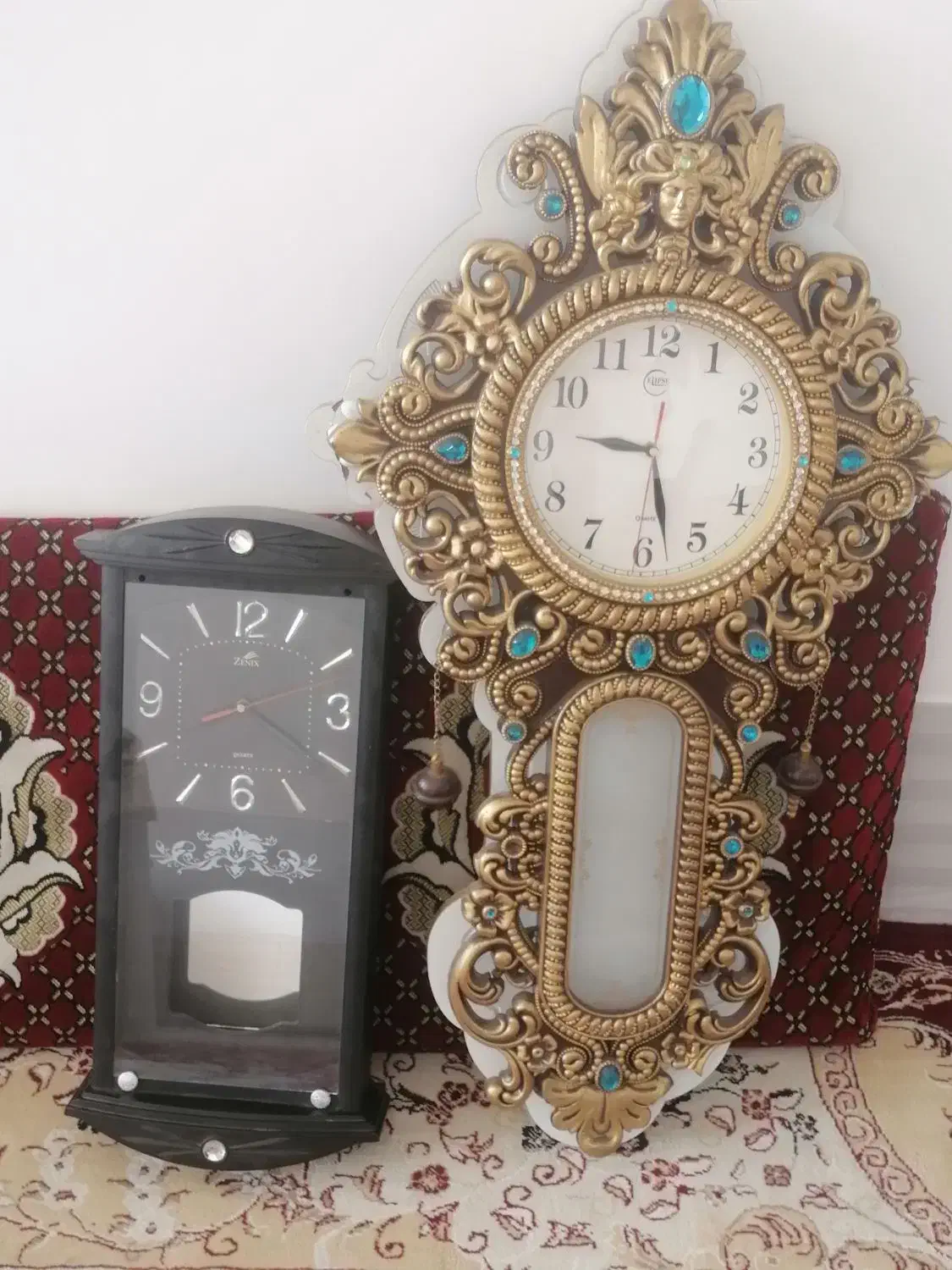 دوتا ساعت چراغ خواب دو عدد سینی|ساعت دیواری و تزئینی|گنبد کاووس, |دیوار