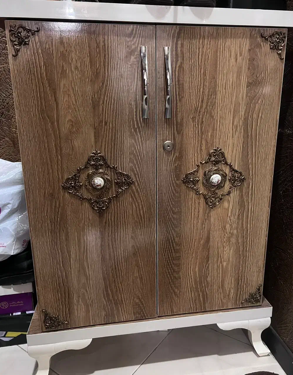 جاکفشی|جاکفشی، کمد، دراور|پرند, فاز ۶|دیوار